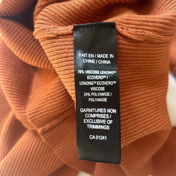 Rust Ribbed Top (Icône) - Picture 4 of 4